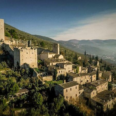 Relais Borgo Lizori Country House Campello sul Clitunno Exteriör bild