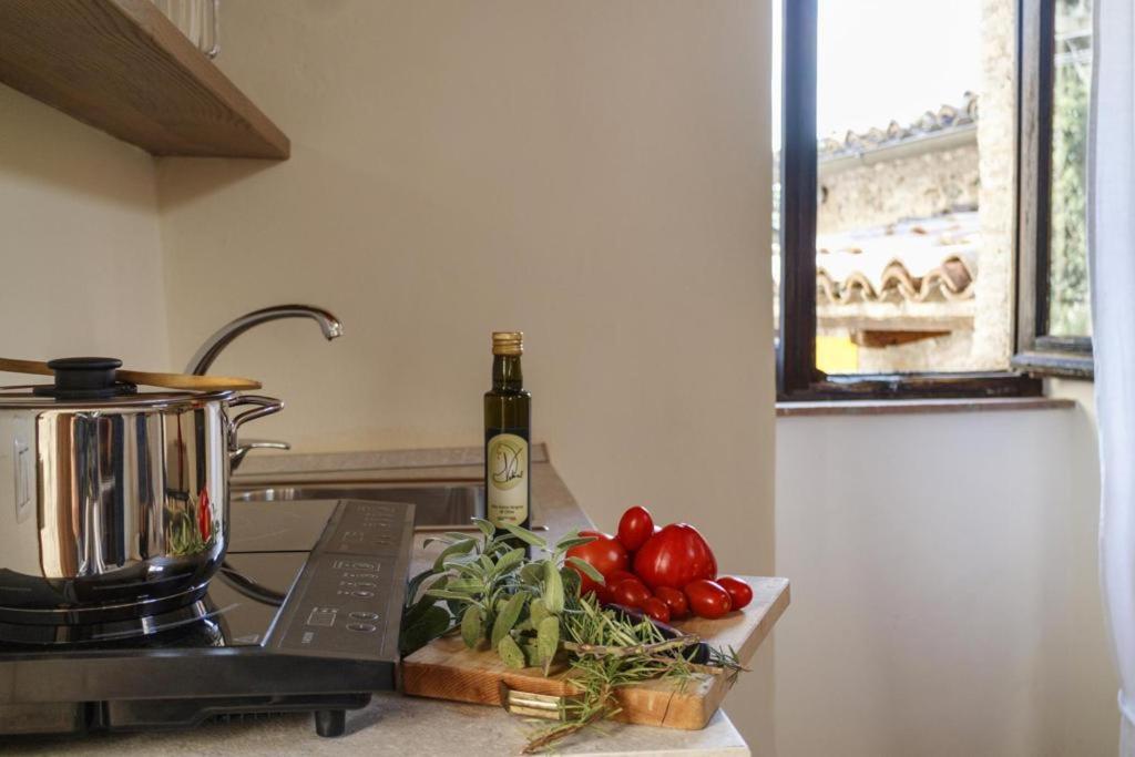 Relais Borgo Lizori Country House Campello sul Clitunno Exteriör bild