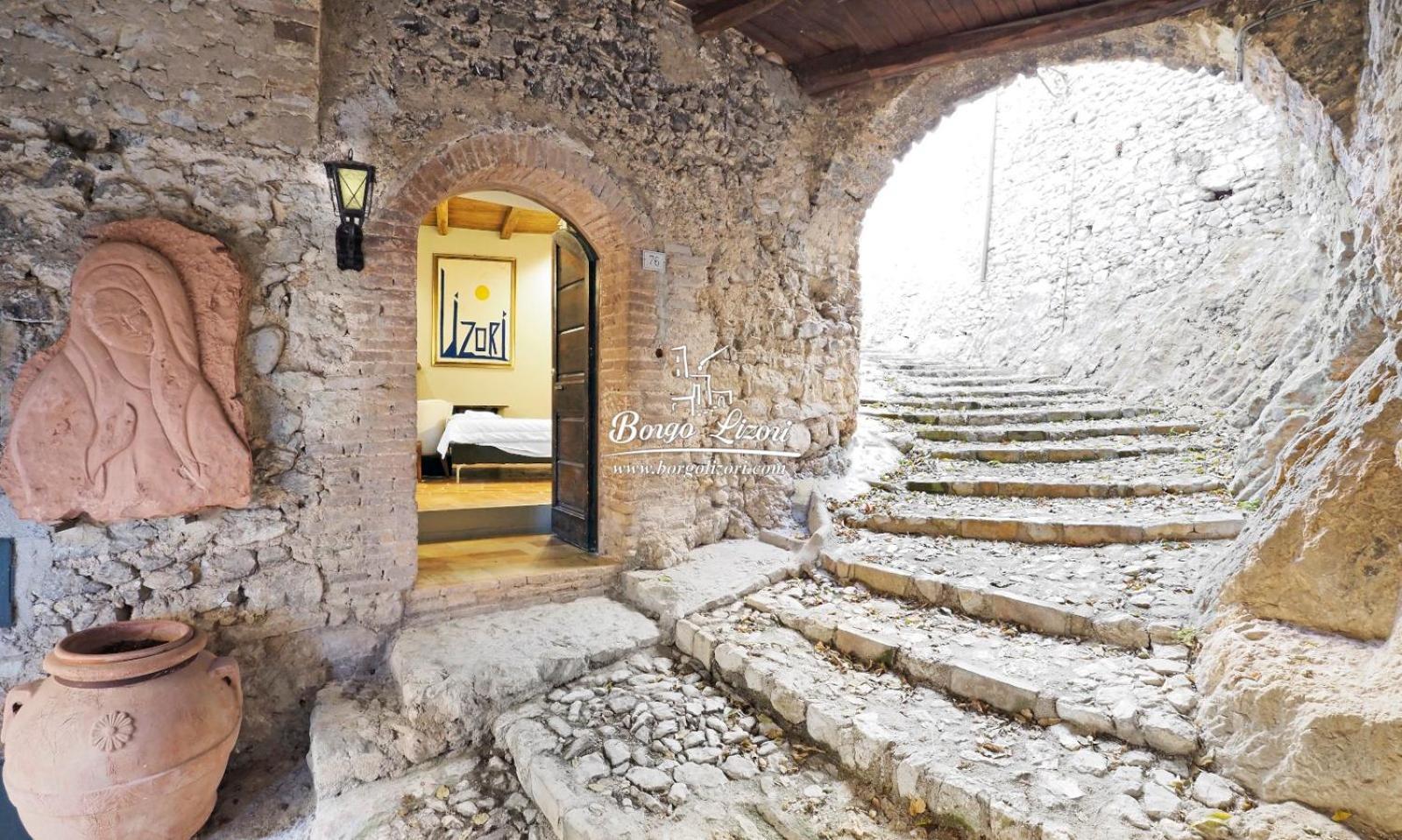 Relais Borgo Lizori Country House Campello sul Clitunno Exteriör bild