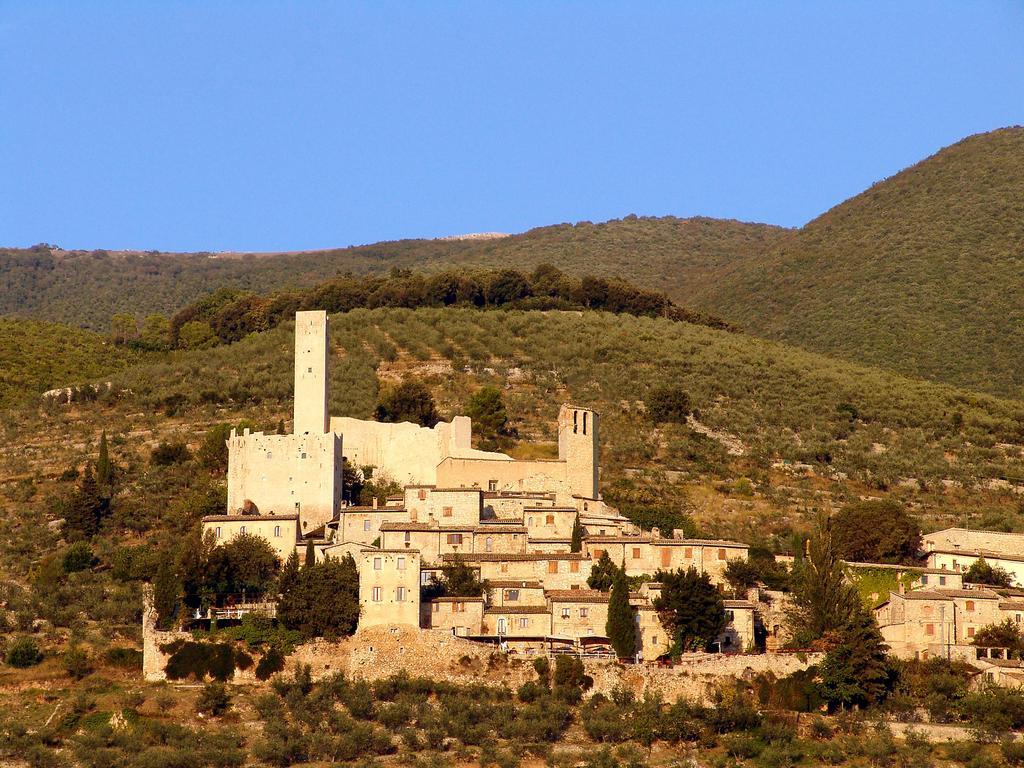 Relais Borgo Lizori Country House Campello sul Clitunno Exteriör bild