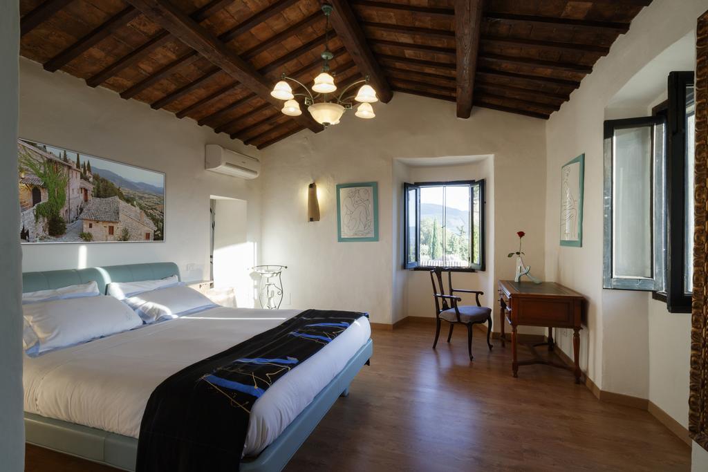 Relais Borgo Lizori Country House Campello sul Clitunno Exteriör bild