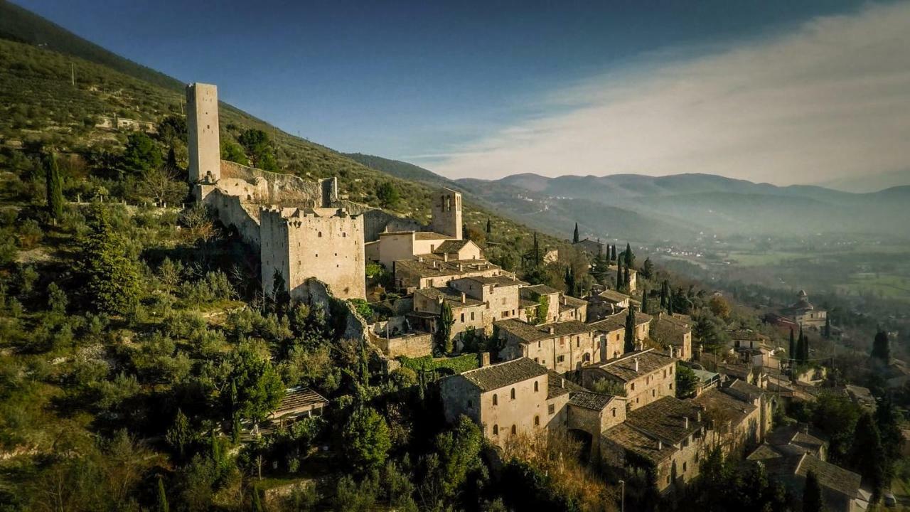 Relais Borgo Lizori Country House Campello sul Clitunno Exteriör bild